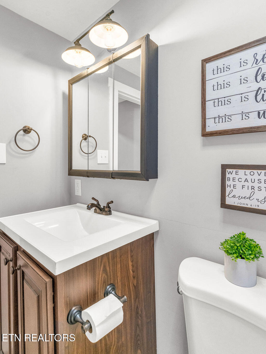5917 Roberts Road Corryton, TN 37721 - Photo 20 of 33 guest bathroom 2