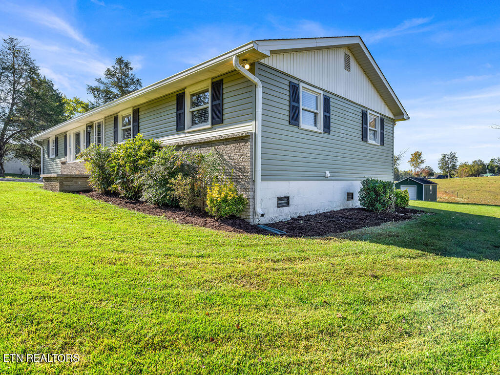 5917 Roberts Road Corryton, TN 37721 - Photo 2 of 33 front right