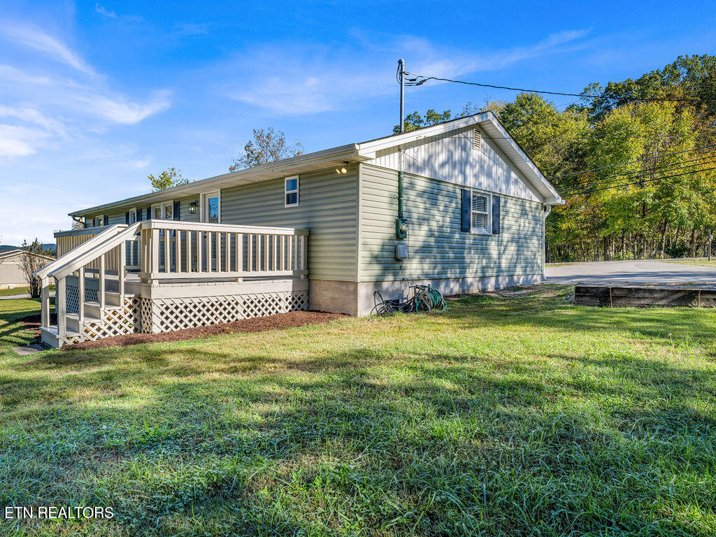 5917 Roberts Road Corryton, TN 37721 - Photo 28 of 33 left