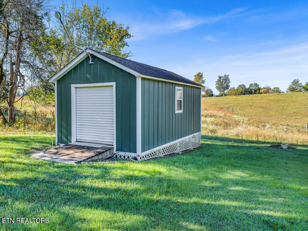 5917 Roberts Road Corryton, TN 37721 - Photo 30 of 33 storage building