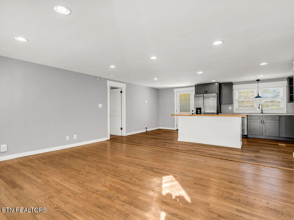 5917 Roberts Road Corryton, TN 37721 - Photo 5 of 33 great room