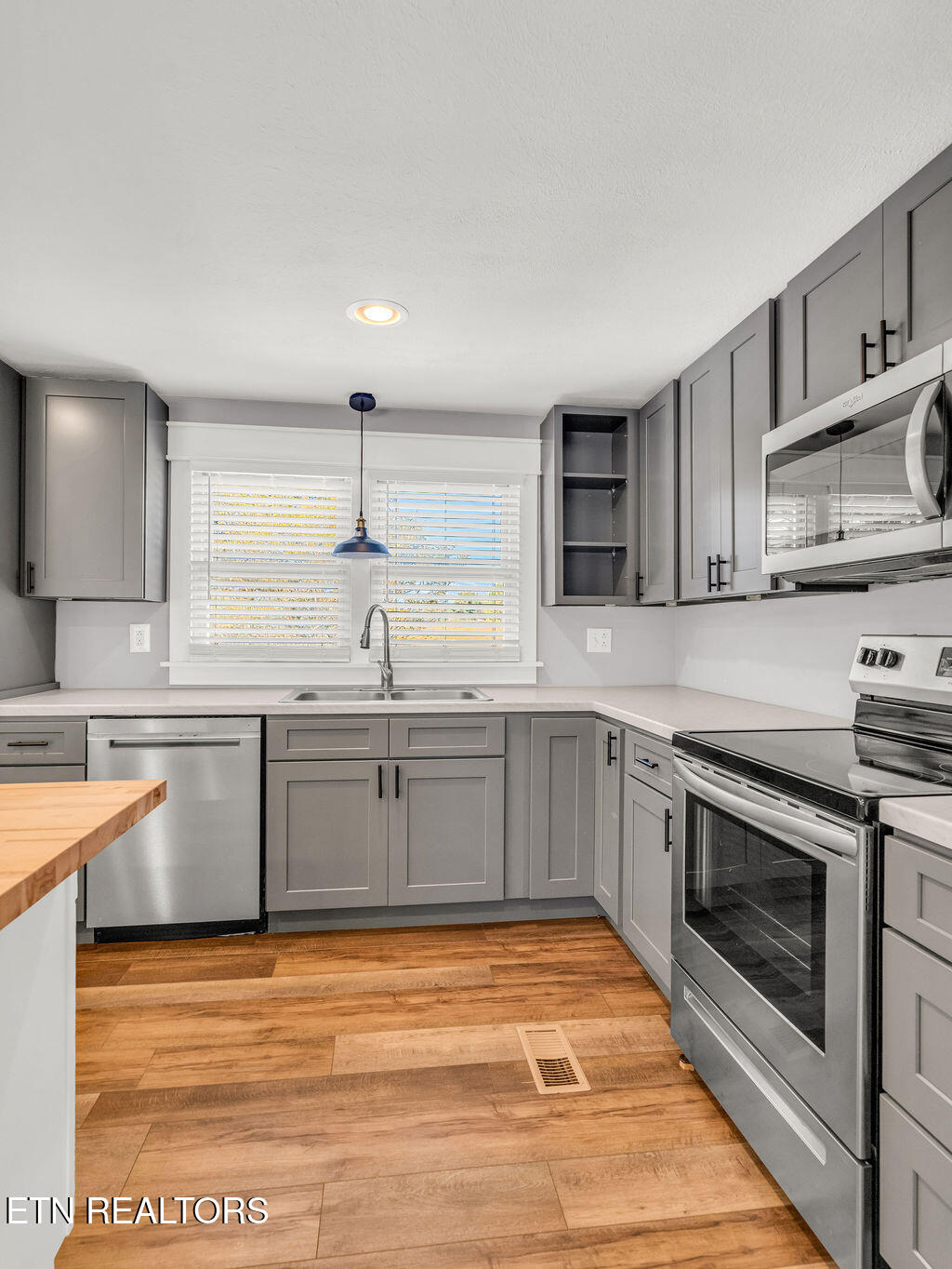 5917 Roberts Road Corryton, TN 37721 - Photo 10 of 33 kitchen 3