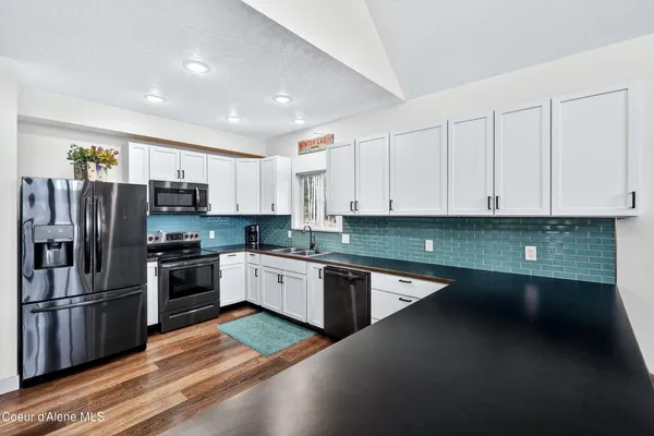 $695,000 | 676 South Rena Road, Oldtown, ID 83822
