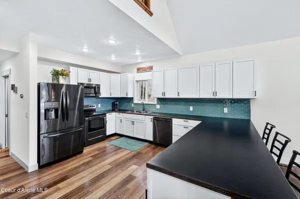 $695,000 | 676 South Rena Road, Oldtown, ID 83822