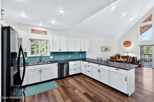 $695,000 | 676 South Rena Road, Oldtown, ID 83822