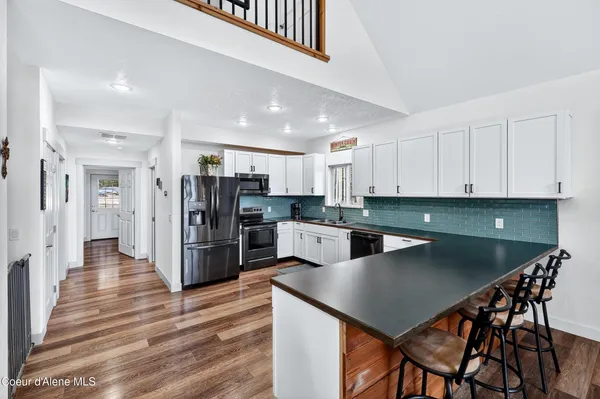 $695,000 | 676 South Rena Road, Oldtown, ID 83822