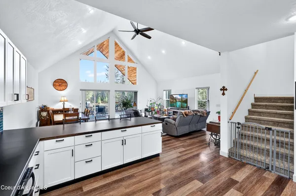 $695,000 | 676 South Rena Road, Oldtown, ID 83822