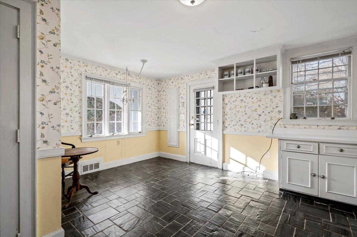 16 Walloomsac Road Bennington, VT 05201 - Photo 12 of 35