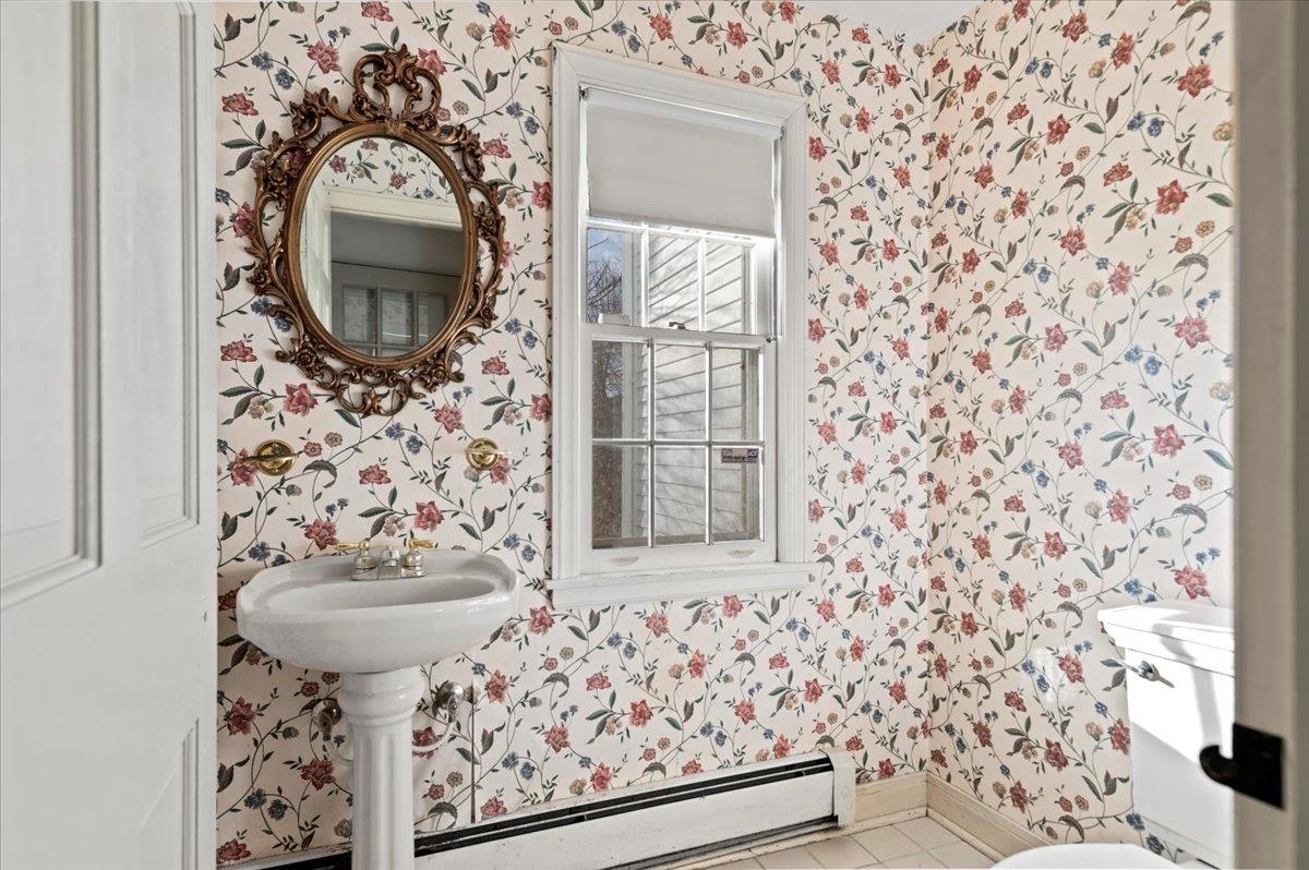 16 Walloomsac Road Bennington, VT 05201 - Photo 4 of 35