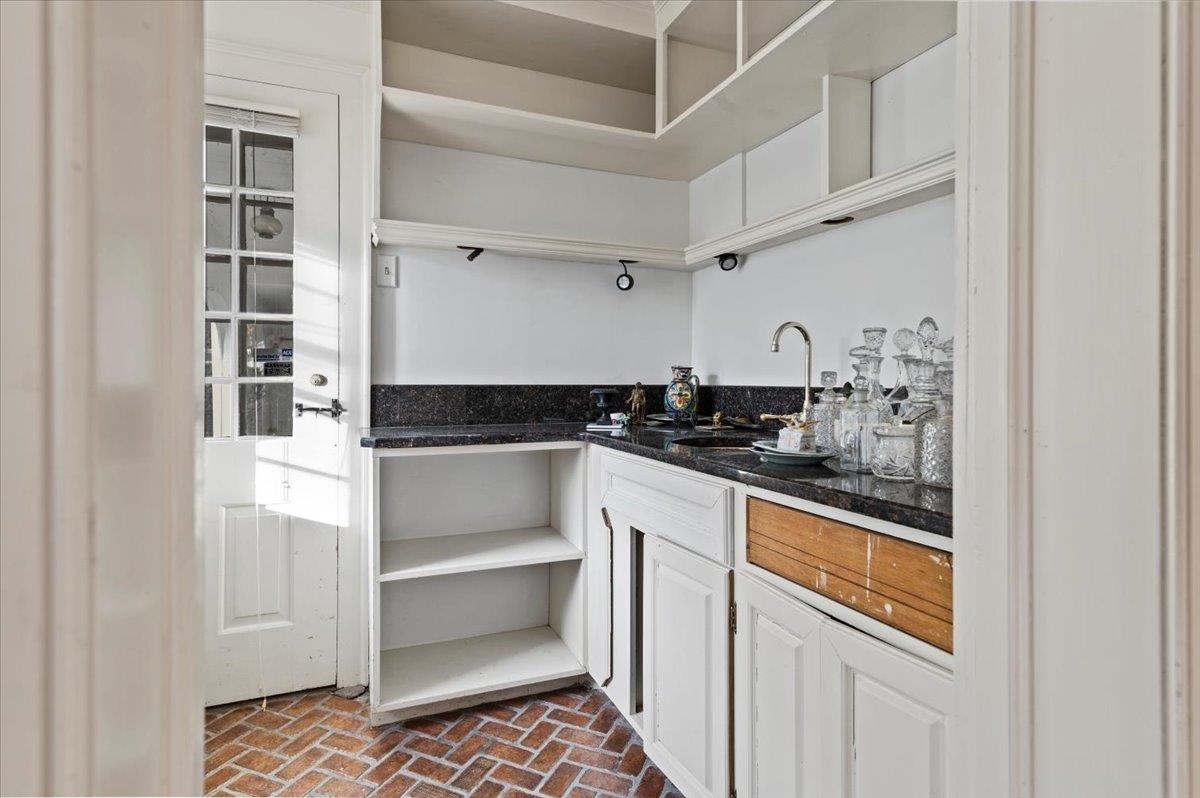 16 Walloomsac Road Bennington, VT 05201 - Photo 5 of 35