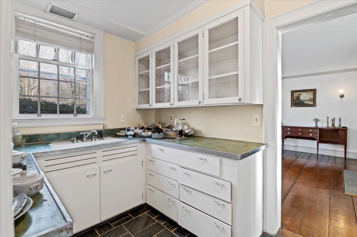 16 Walloomsac Road Bennington, VT 05201 - Photo 7 of 35