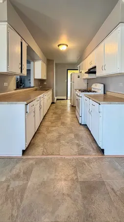 $110,000 | 14547 Keystone Avenue, Unit 12, Midlothian, IL 60445