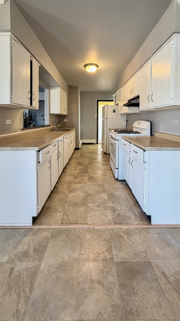 14547 Keystone Avenue, Unit 12 Midlothian, IL 60445 - Photo 4 of 23