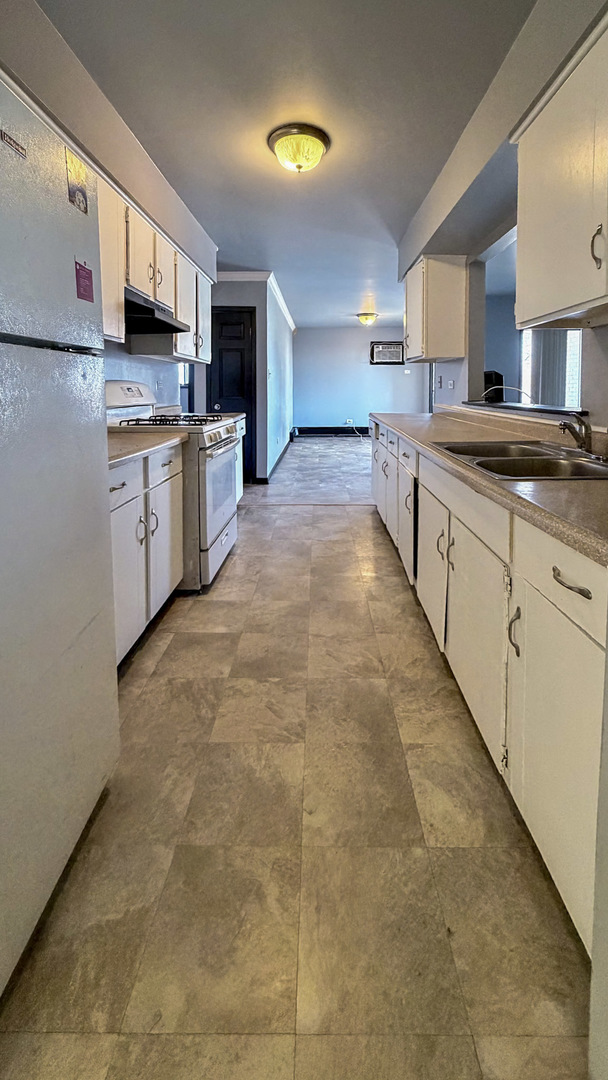 14547 Keystone Avenue, Unit 12 Midlothian, IL 60445 - Photo 5 of 23