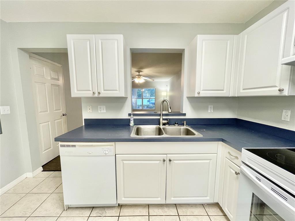 2348 Southwest 42nd Drive, Unit 151 Gainesville, FL 32607 - Photo 4 of 28
