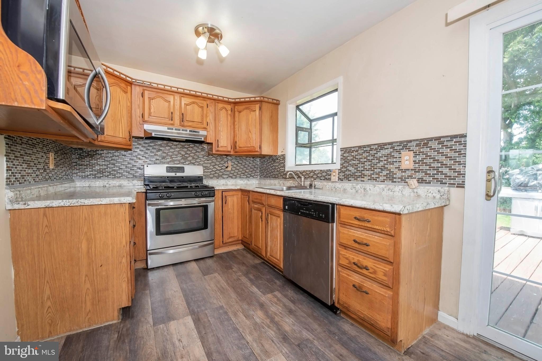 1204 Greentree Road Newark, DE 19713 - Photo 11 of 28 Kitchen