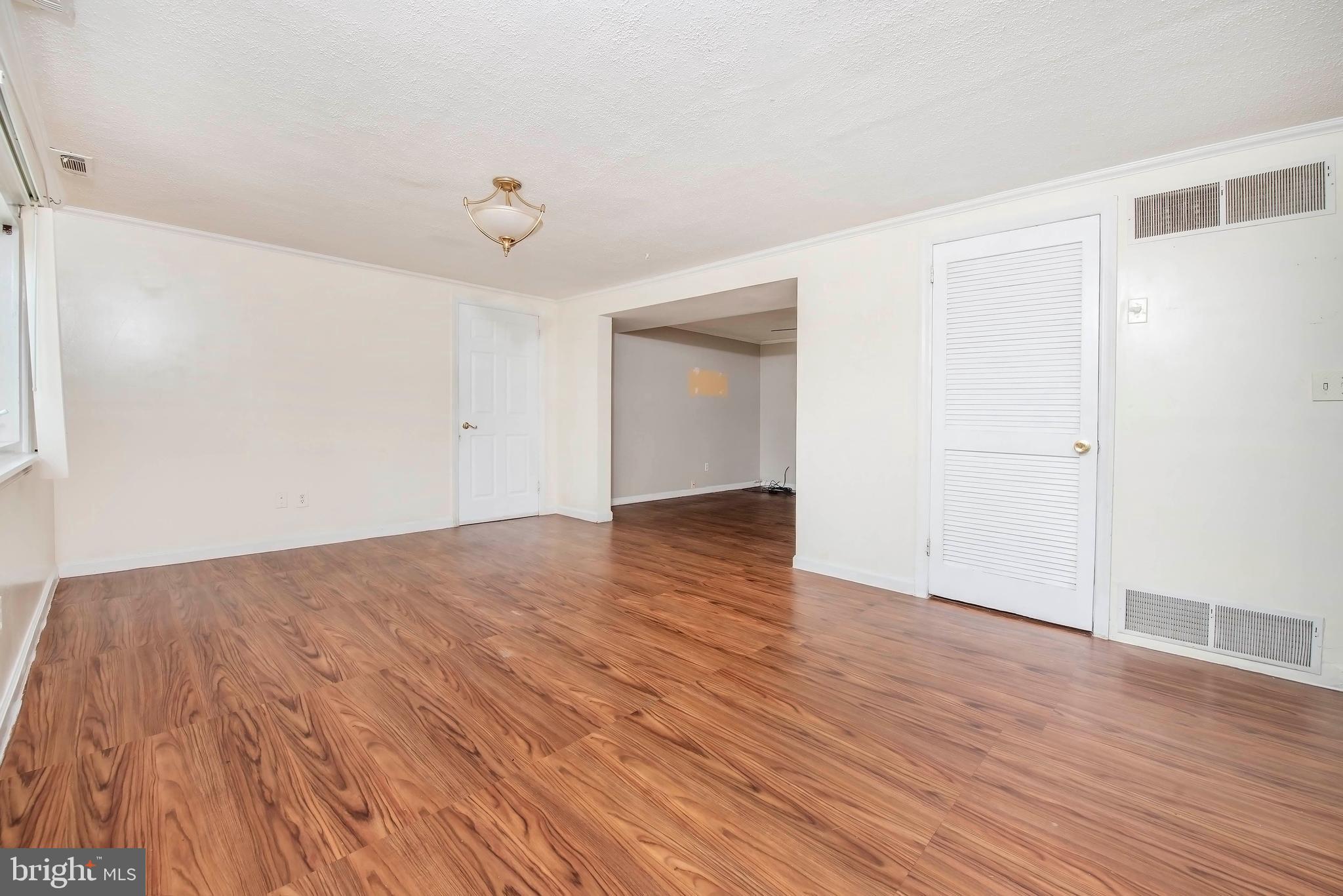 1204 Greentree Road Newark, DE 19713 - Photo 7 of 28 Living room