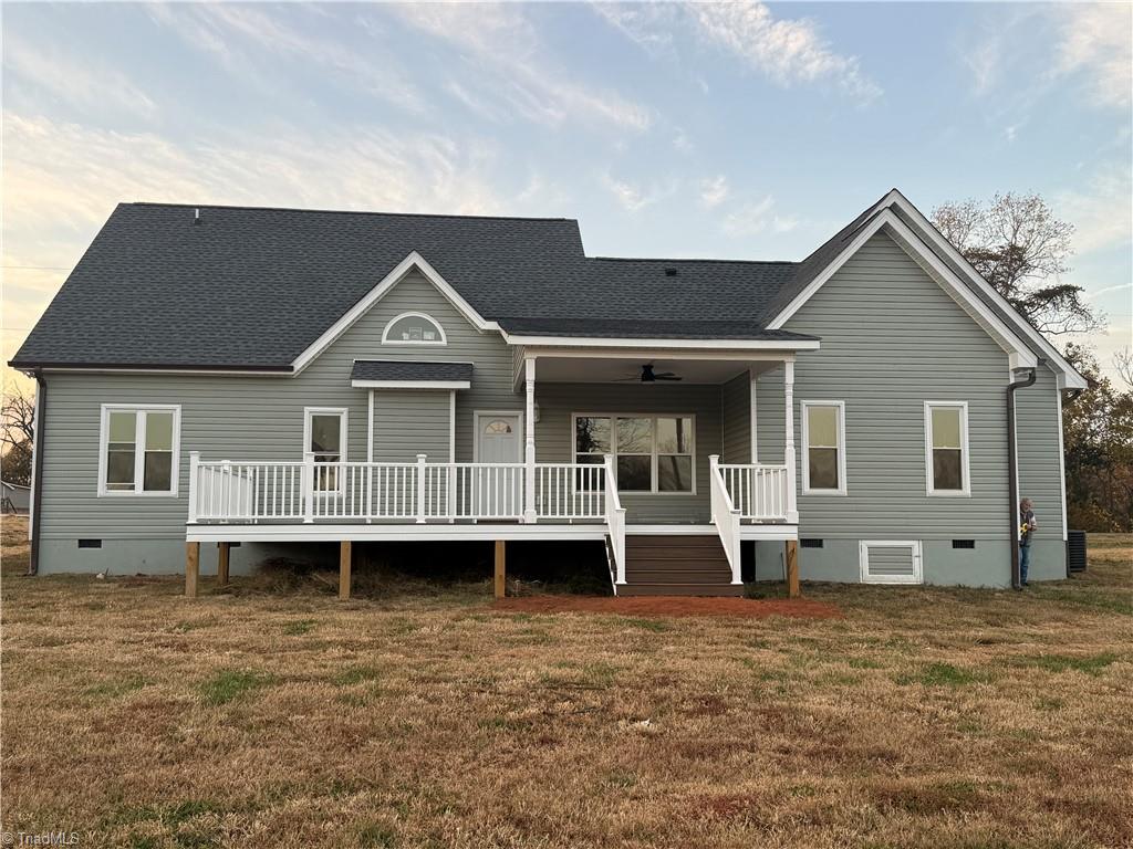 1622 Country Club Road Yadkinville, NC 27055 - Photo 3 of 8