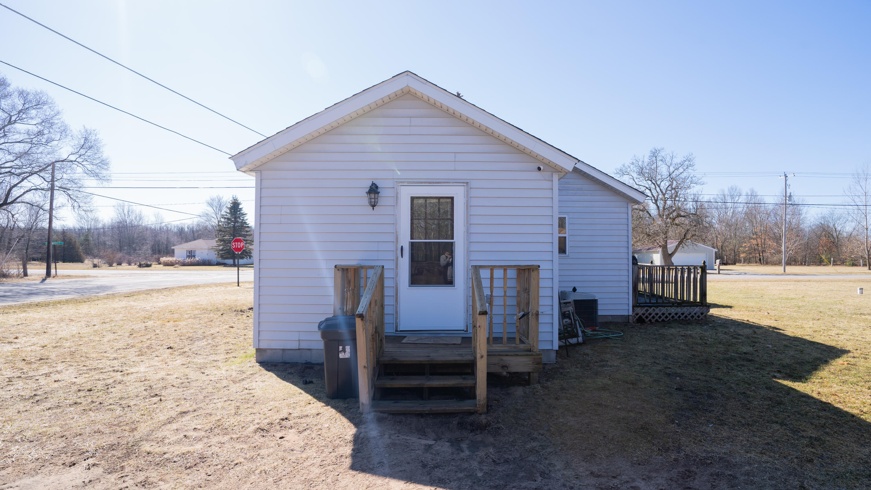 606 West Tyler Road Muskegon, MI 49445 - Photo 2 of 25 LIT00851