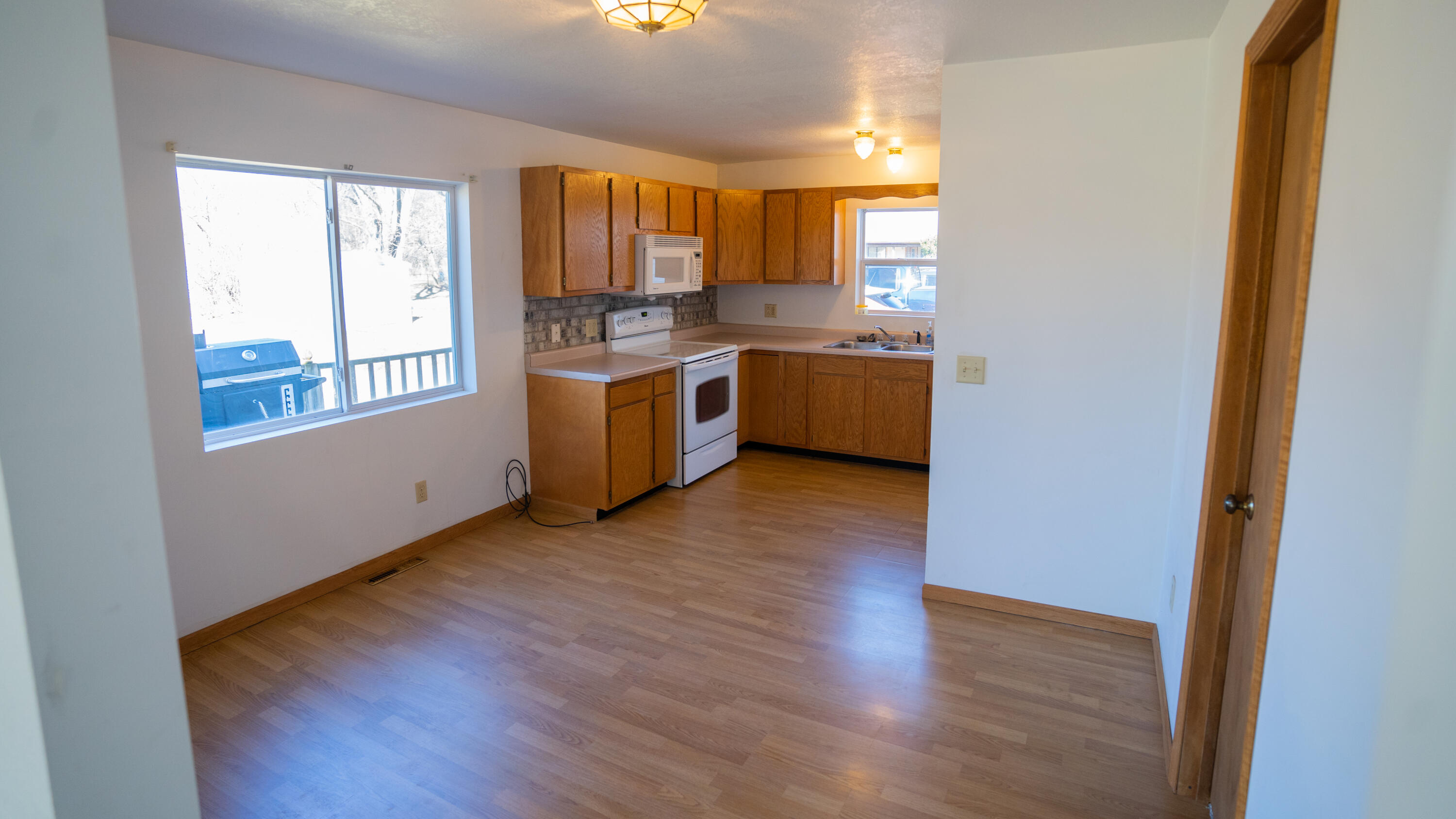 606 West Tyler Road Muskegon, MI 49445 - Photo 9 of 25 LIT00687