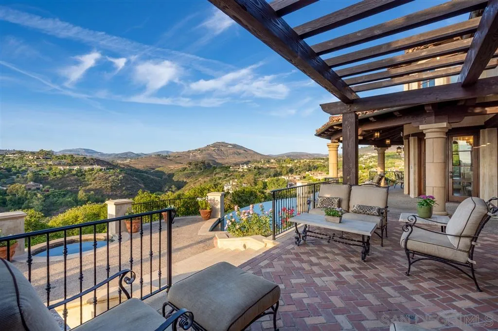 6266 Strada Fragante Rancho Santa Fe, CA 92091 - Photo 11 of 25 a view of a chairs and table in patio