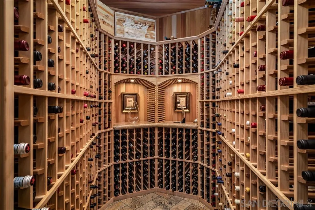 6266 Strada Fragante Rancho Santa Fe, CA 92091 - Photo 16 of 25 a view of a balcony