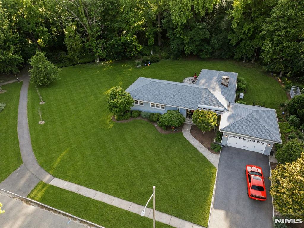 95 Yantacaw Brook Road Montclair, NJ 07043 - Photo 37 of 48