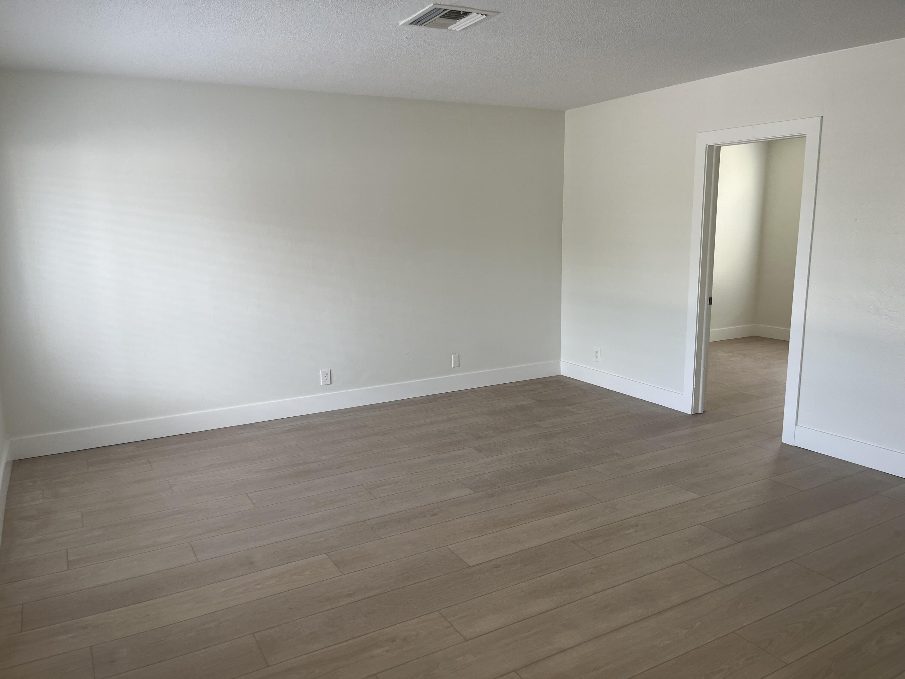 196 Northeast 28th Street Boca Raton, FL 33431 - Photo 5 of 10 196 NE 28th Street
