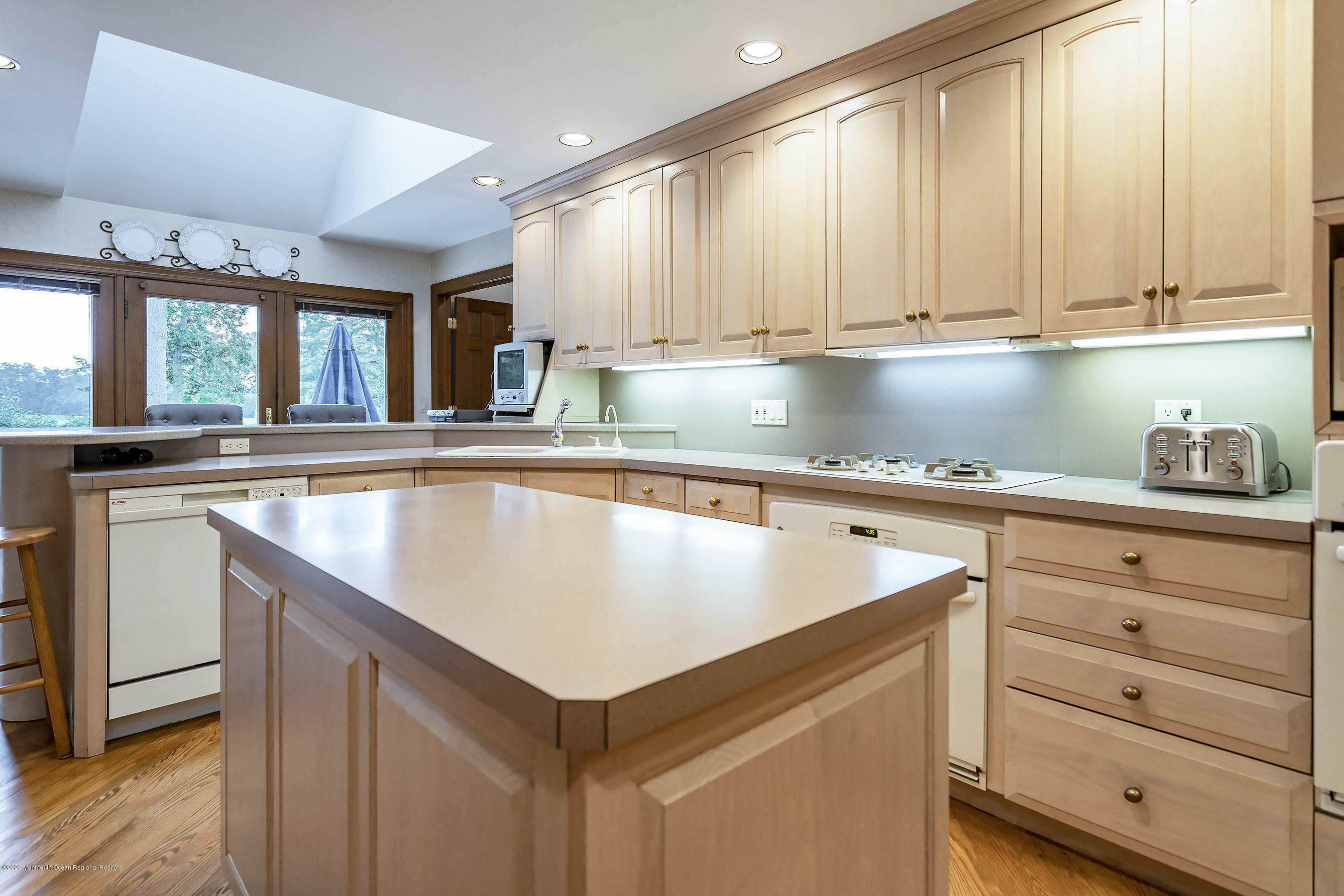 640 Oceanview Road Brielle, NJ 08730 - Photo 18 of 66 Kitchen4