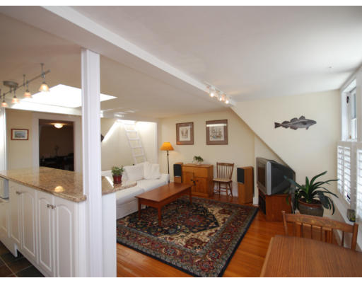 7 Fairfield Street, Unit 4 Boston, MA 02116 - Photo 5 of 13 a living room with furniture