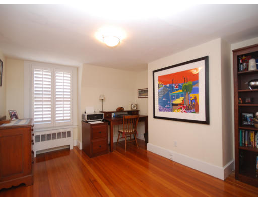 7 Fairfield Street, Unit 4 Boston, MA 02116 - Photo 7 of 13 a living room with furniture and a window