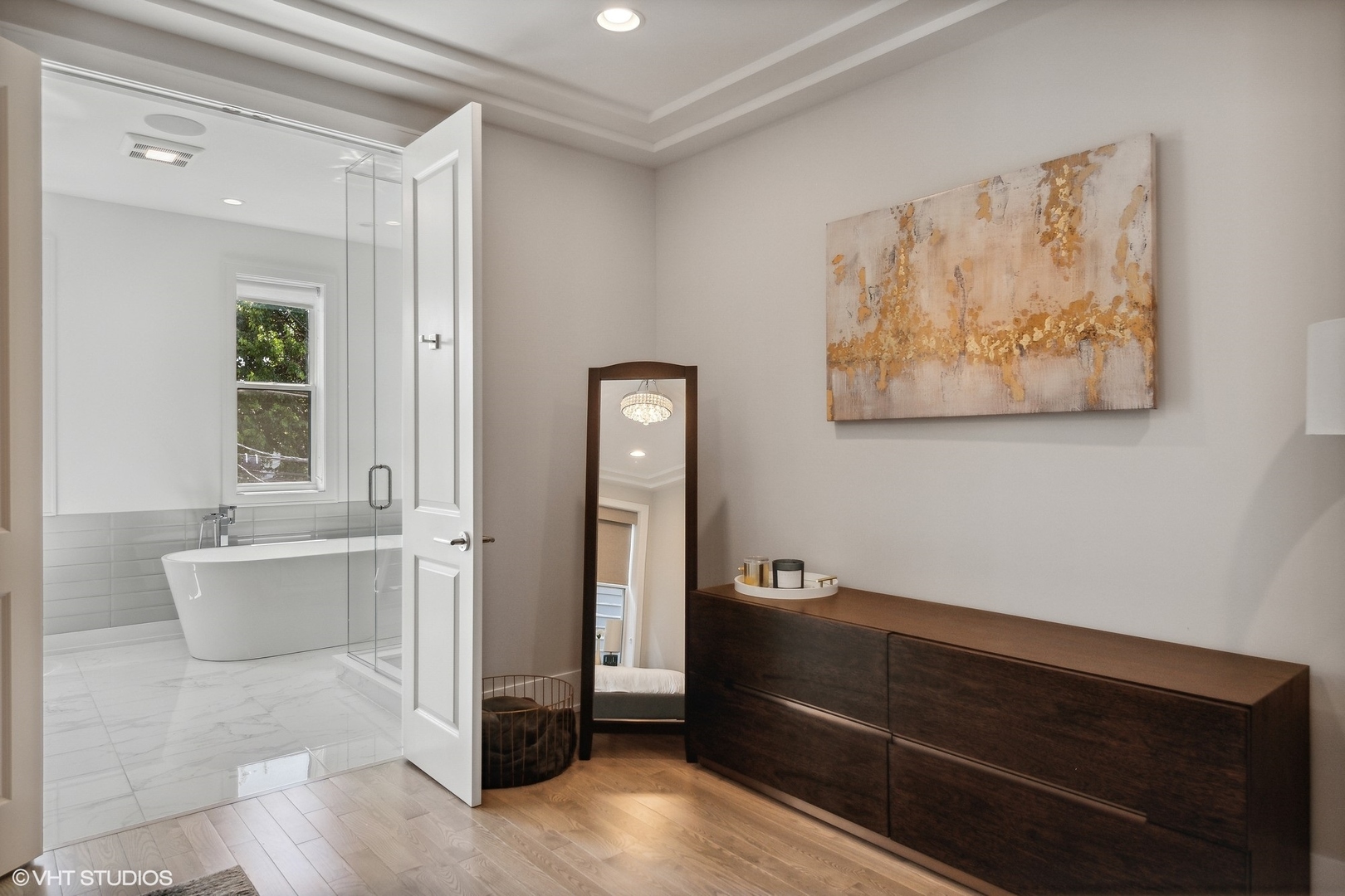 2062 North Bingham Street Chicago, IL 60647 - Photo 14 of 34 a room with a mirror and a window