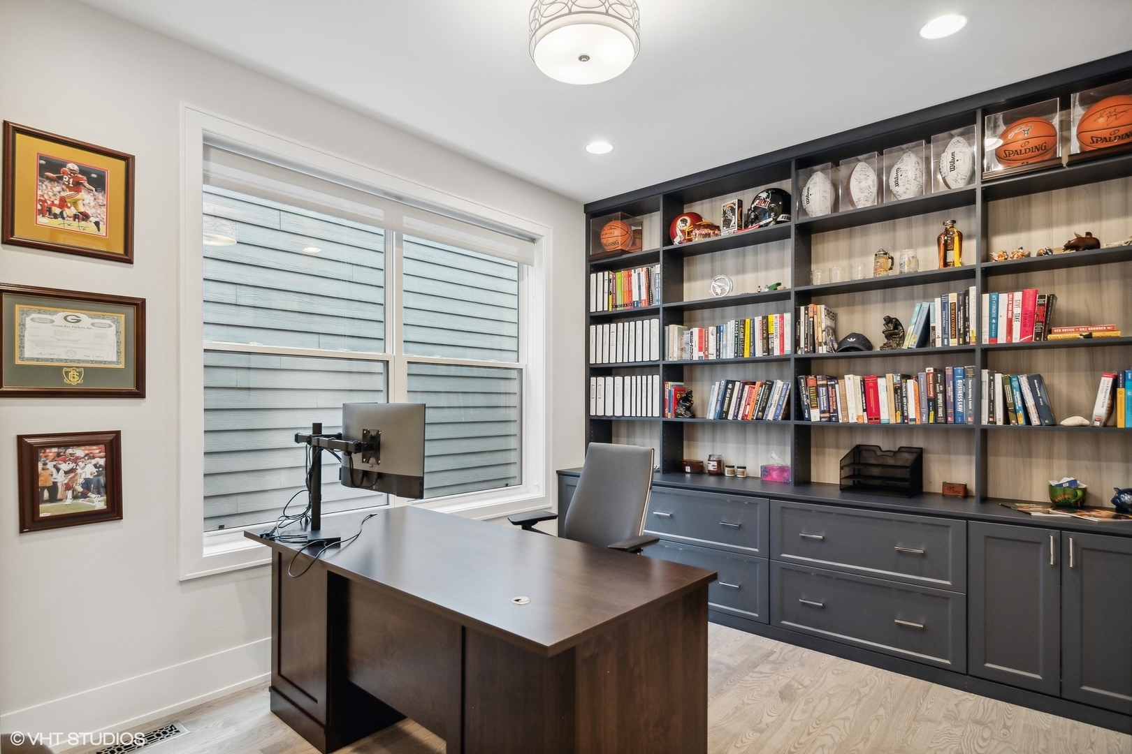 2062 North Bingham Street Chicago, IL 60647 - Photo 15 of 34 a view of a workspace with furniture