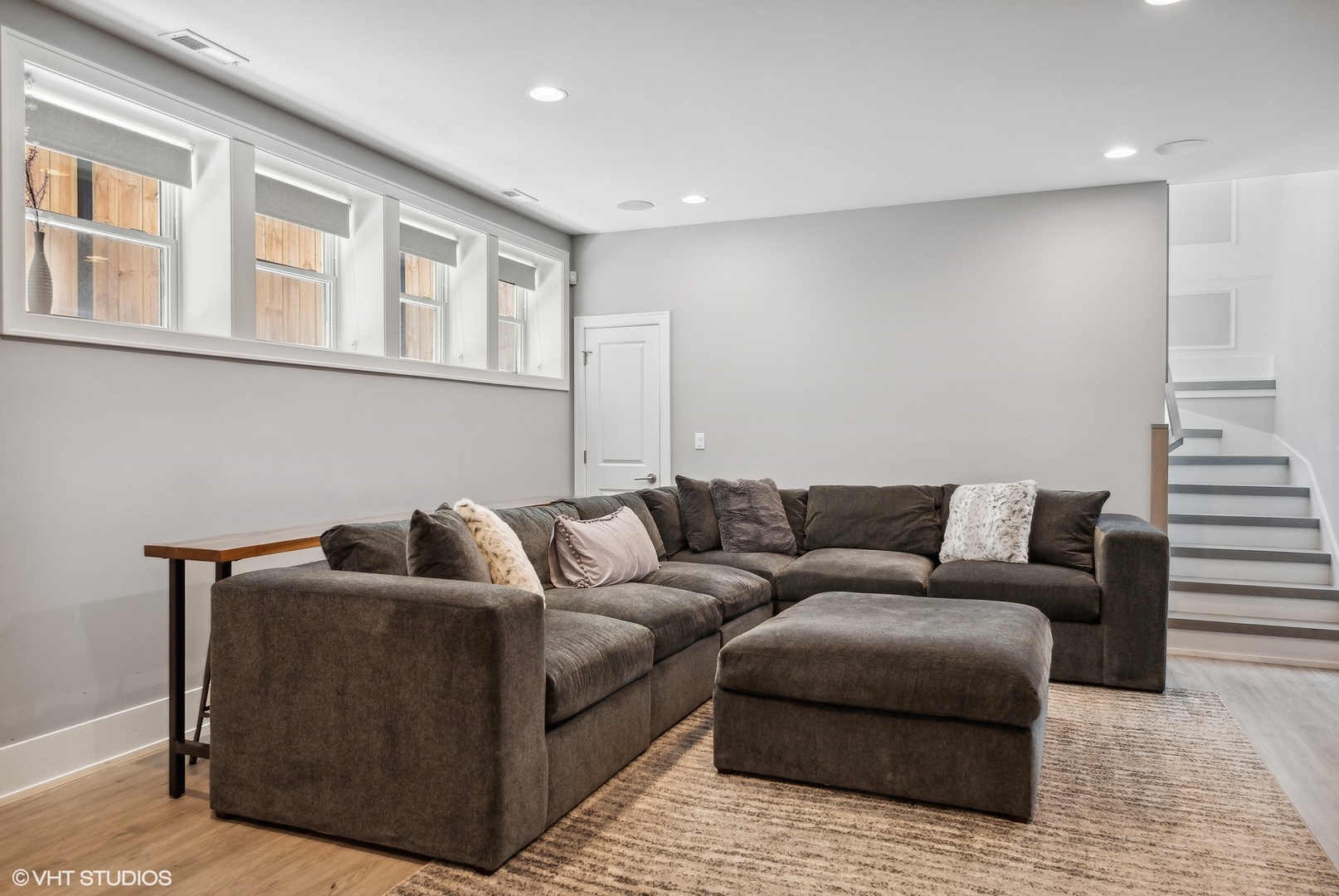 2062 North Bingham Street Chicago, IL 60647 - Photo 20 of 34 a living room with furniture and a couch