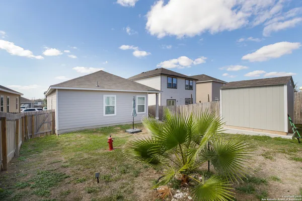 $1,900 | 5214 Winding Streme, St. Hedwig, TX 78152