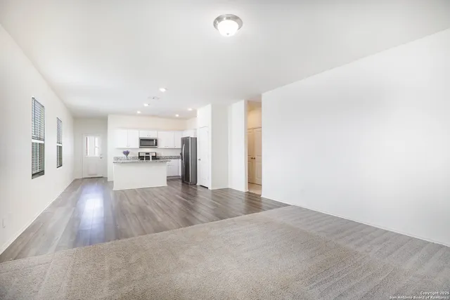 $1,900 | 5214 Winding Streme, St. Hedwig, TX 78152