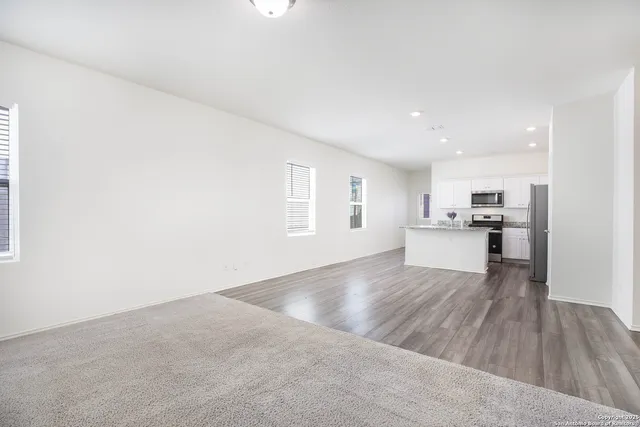 $1,900 | 5214 Winding Streme, St. Hedwig, TX 78152