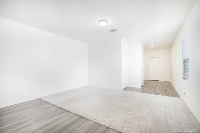 $1,900 | 5214 Winding Streme, St. Hedwig, TX 78152