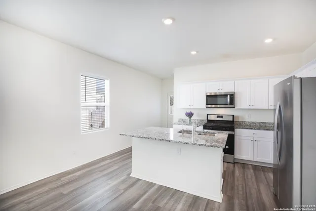 $1,900 | 5214 Winding Streme, St. Hedwig, TX 78152