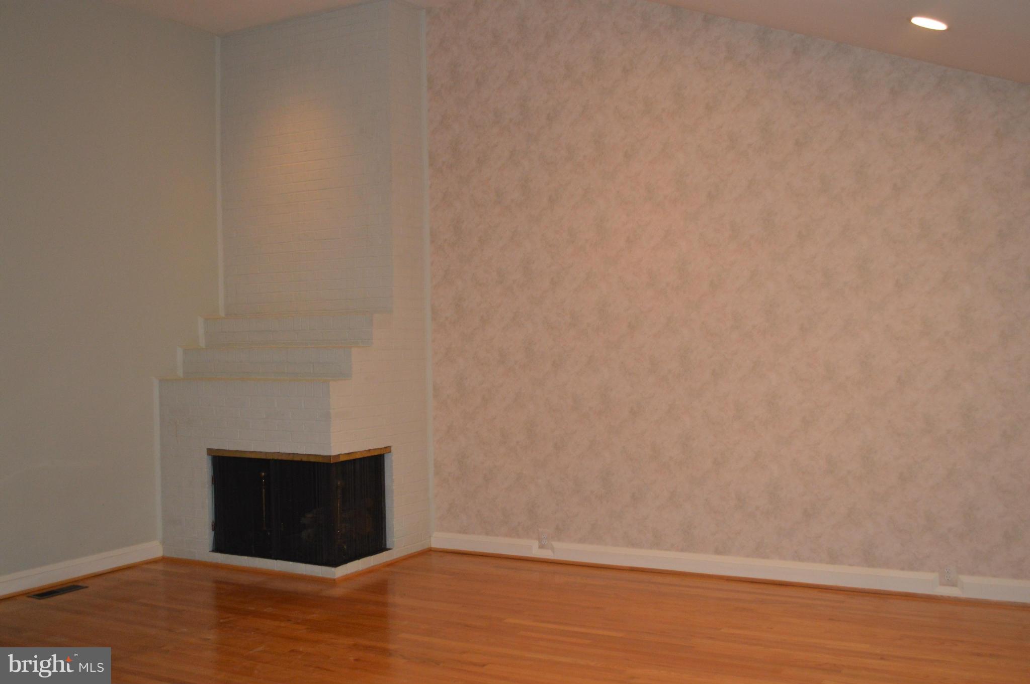 7511 Labyrinth Road Pikesville, MD 21208 - Photo 2 of 30 Living Room