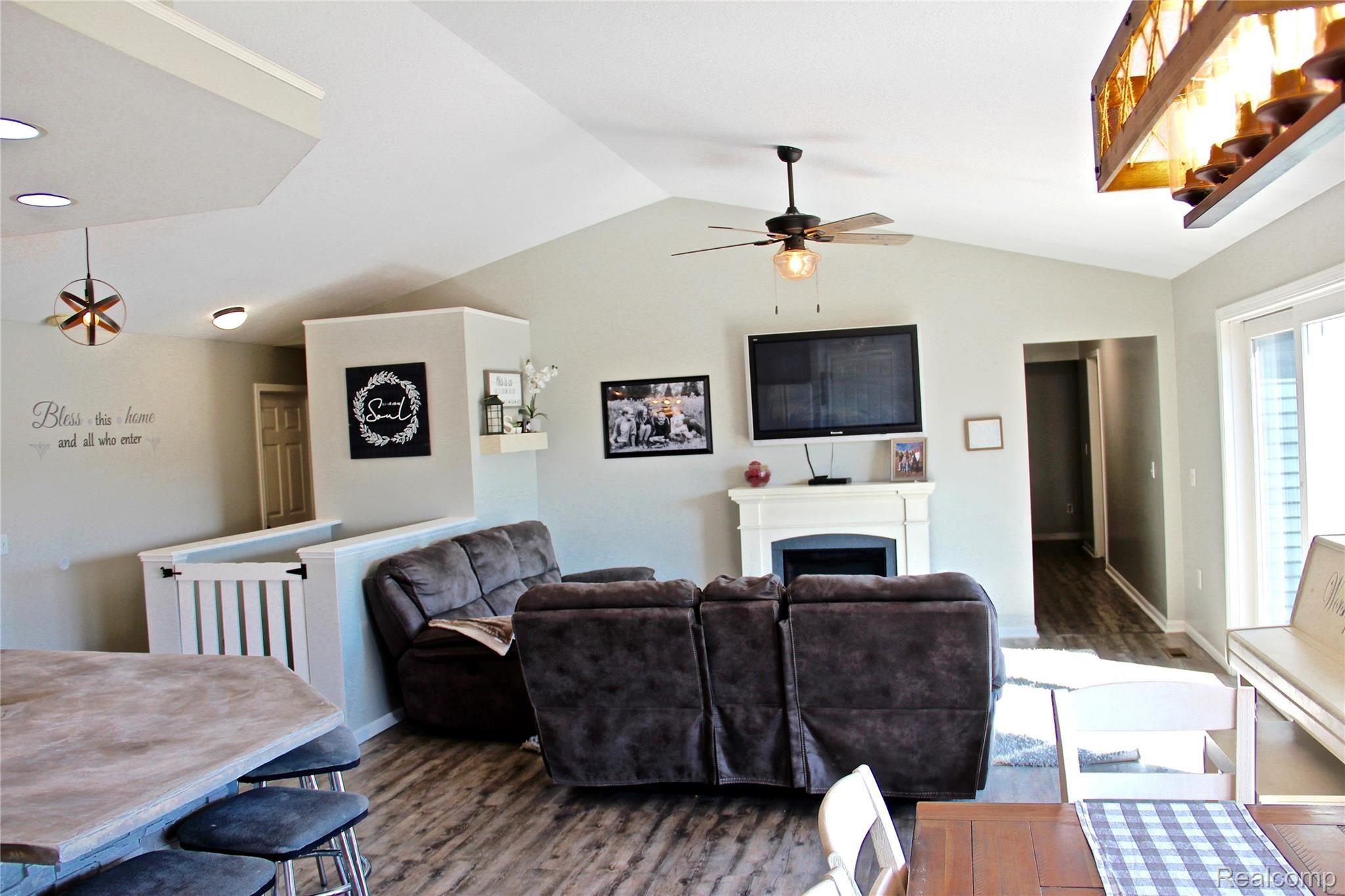 4086 East Farrand Road Clio, MI 48420 - Photo 10 of 42 IMG_9702.jpg