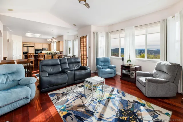 $1,349,000 | 2635 Vista De Palomar, Fallbrook, CA 92028