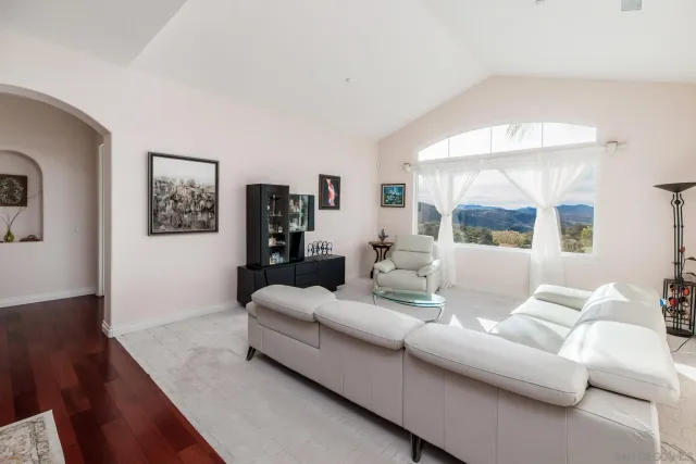 $1,349,000 | 2635 Vista De Palomar, Fallbrook, CA 92028