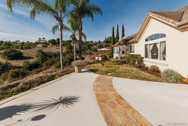 $1,349,000 | 2635 Vista De Palomar, Fallbrook, CA 92028