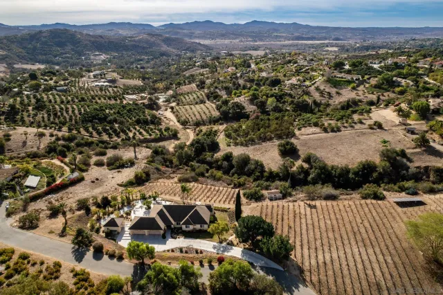 $1,349,000 | 2635 Vista De Palomar, Fallbrook, CA 92028