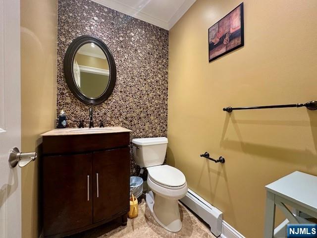 38 Totowa Road Wayne, NJ 07470 - Photo 25 of 29 a bathroom with a toilet a sink and mirror