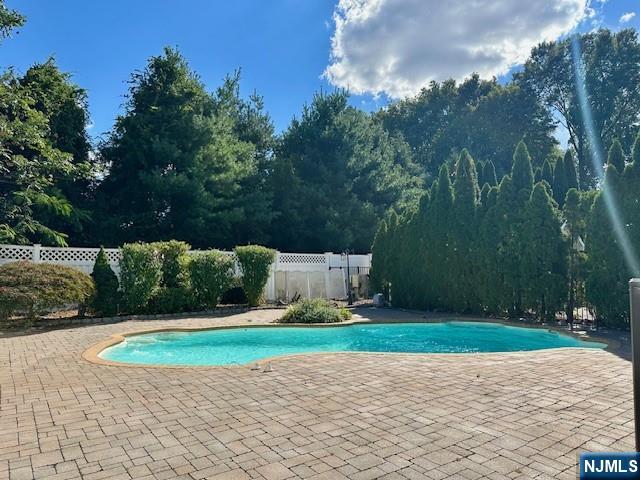 38 Totowa Road Wayne, NJ 07470 - Photo 10 of 29 a view of a volley ball court