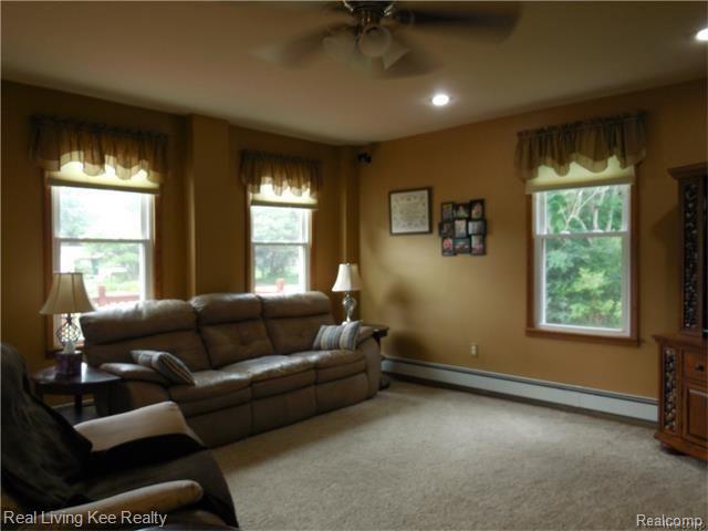 60430 Mt Vernon Road Rochester, MI 48306 - Photo 4 of 30 4.jpg