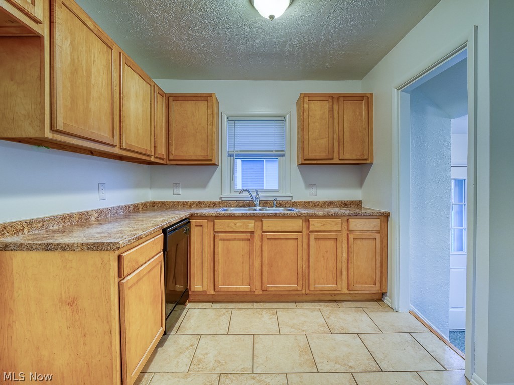 6301 Ridge Road Parma, OH 44129 - Photo 2 of 29