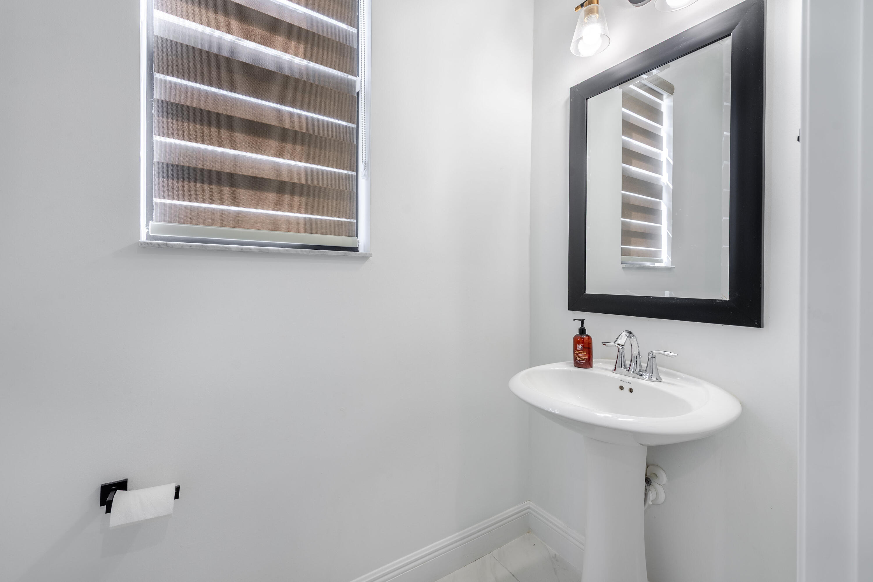 5539 Starfish Road Westlake, FL 33470 - Photo 17 of 42 Guest Bathroom (Main Level)